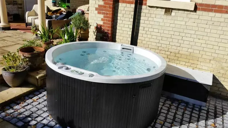 Artesian Spas 627M Deluxe Class South Seas Portable Hot Tub