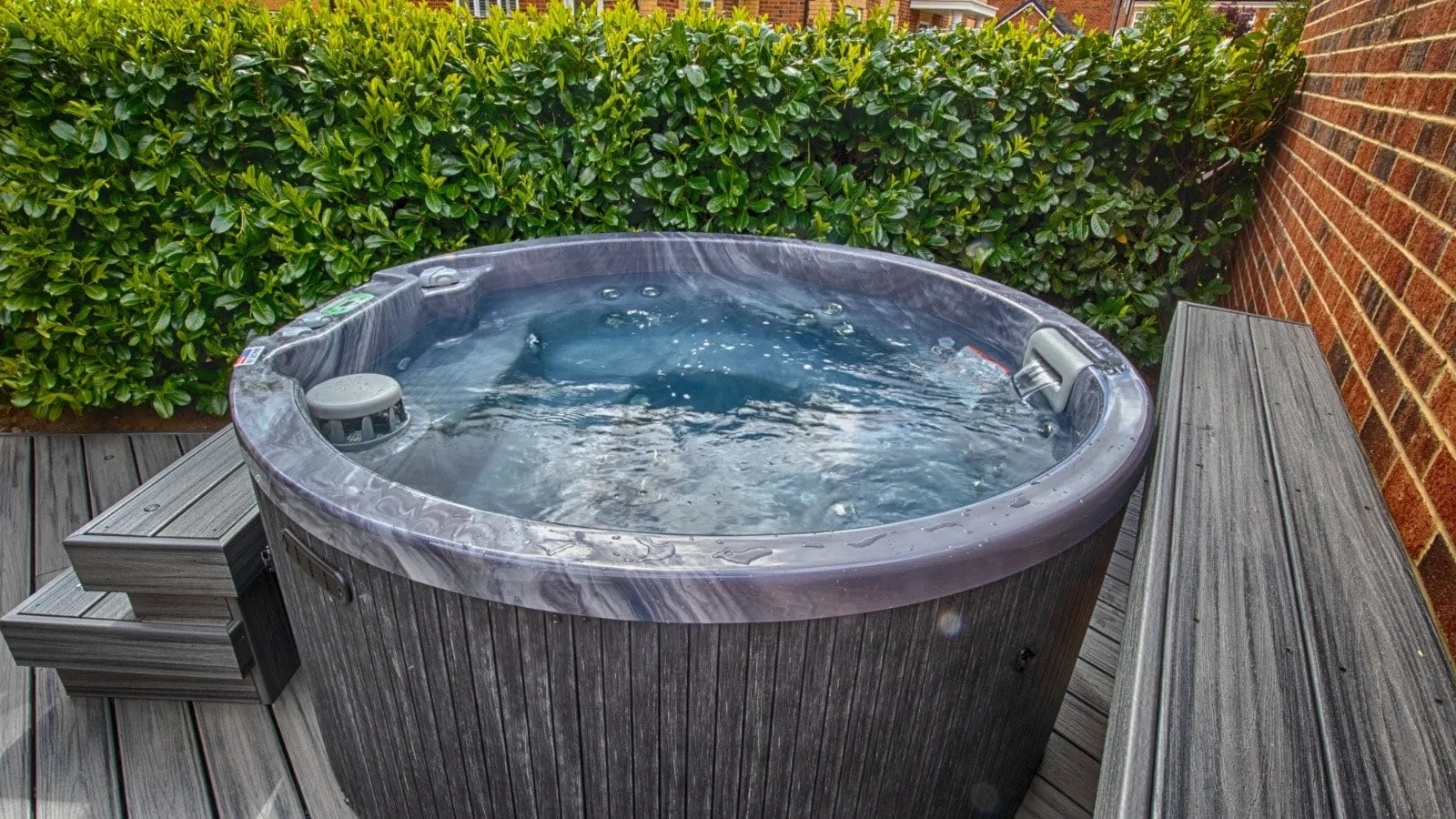 Artesian Spas 627M Deluxe Class South Seas Portable Hot Tub