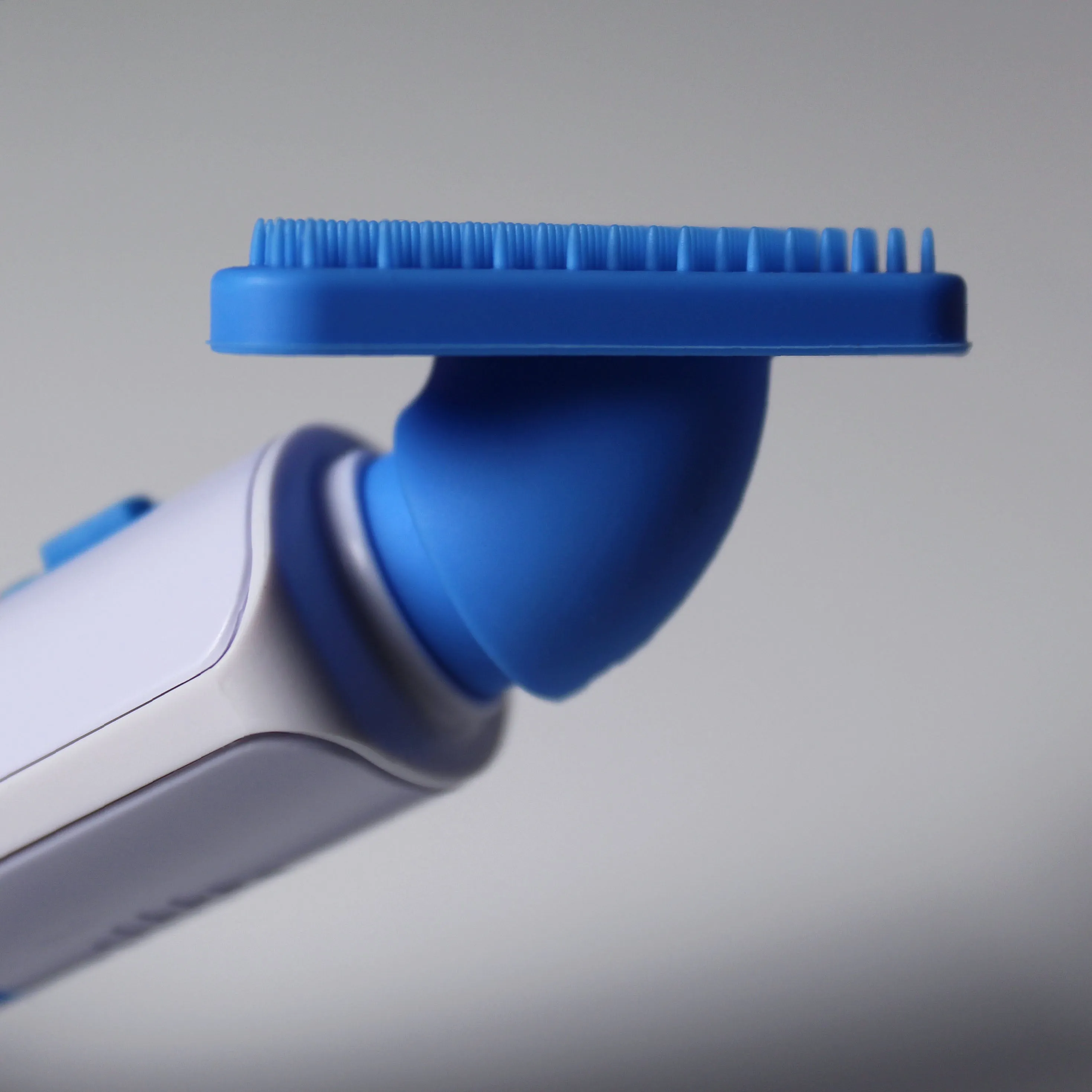 Bio-Therapeutic bt-sonic® Facial Cleansing Brush
