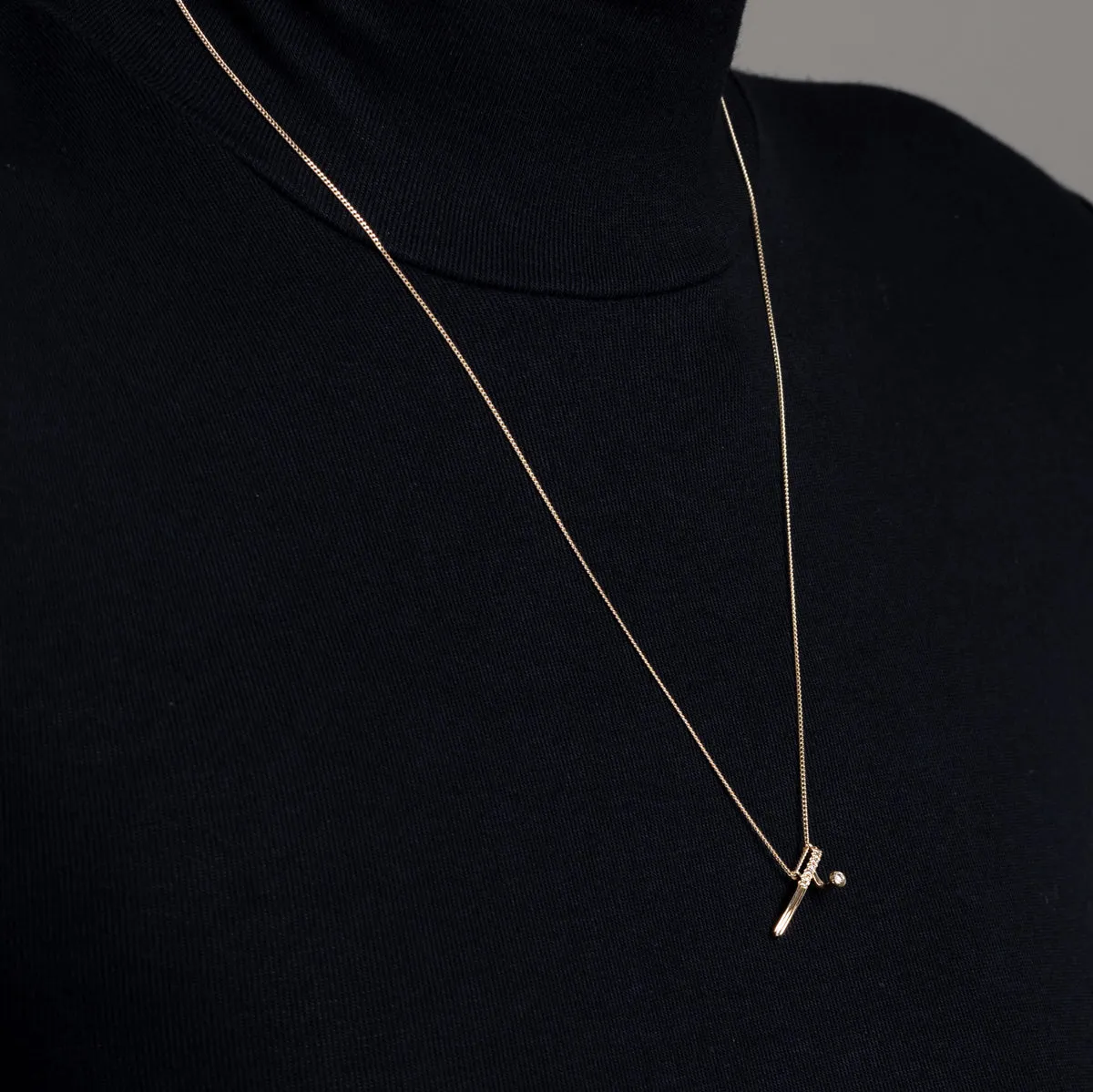 "Drosera" Diamond Short Bar Necklace