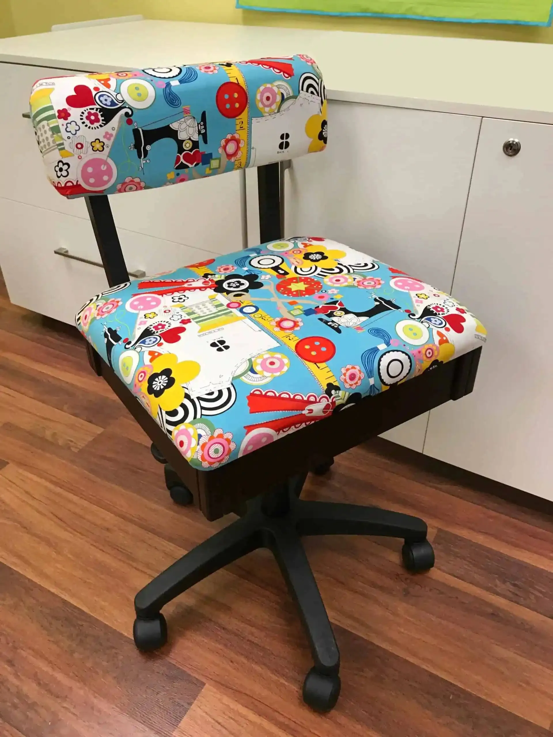 Sew Wow Sew Now Hydraulic Sewing Chair