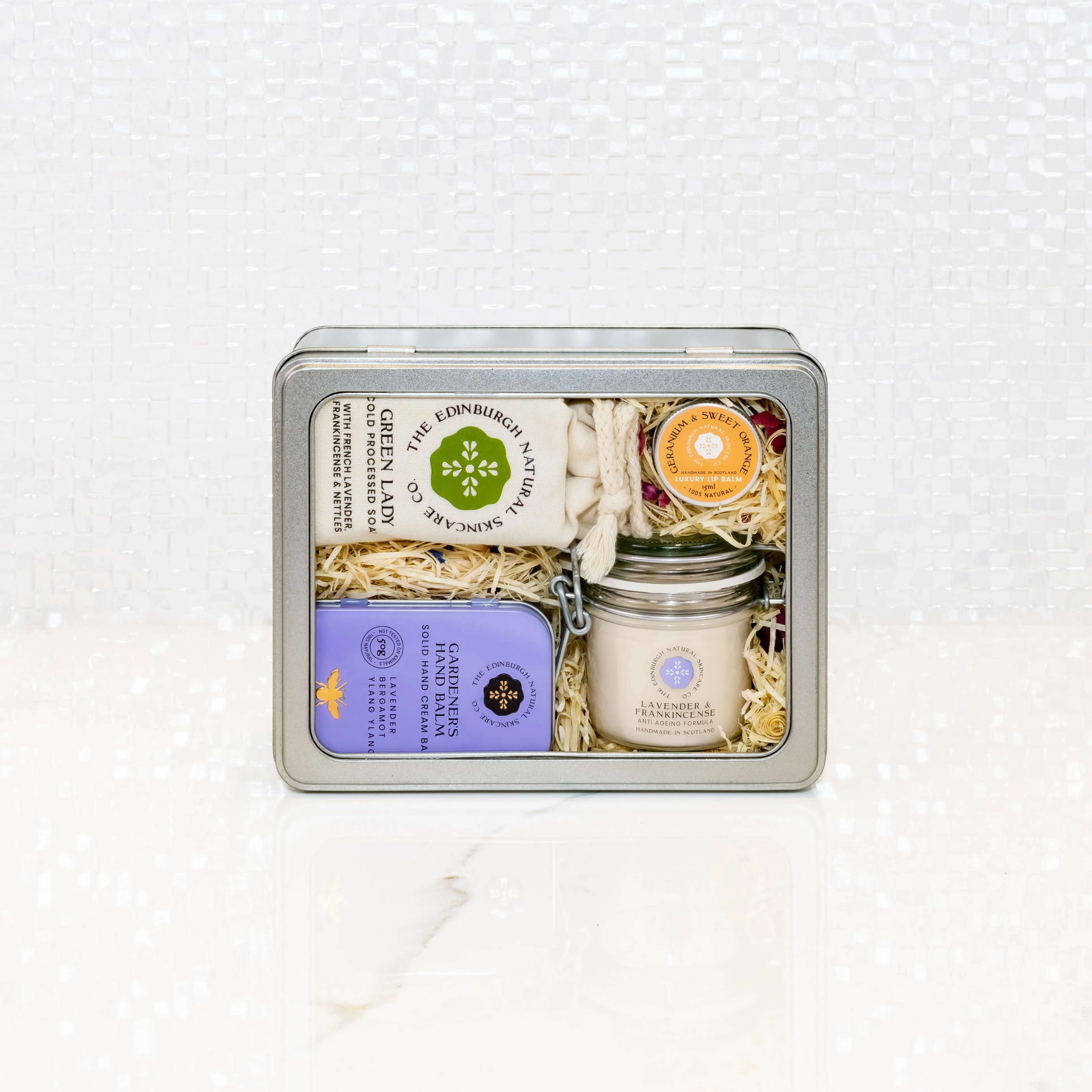 The Gardener'S Giftbox...For The Green-Fingered!